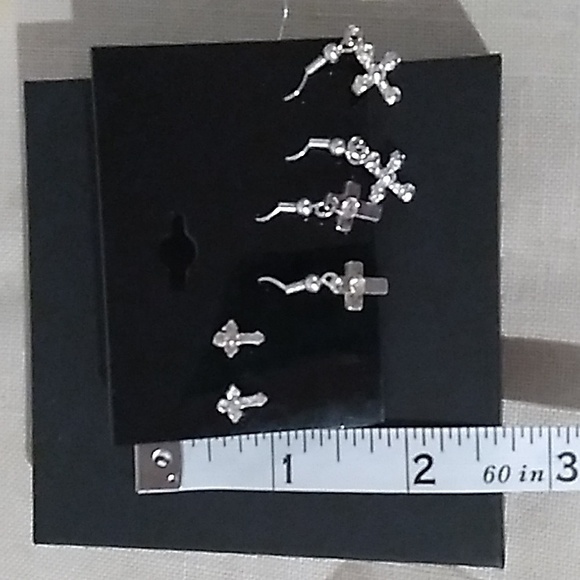 VINTAGE Cross Earring Set NEW on Original Card - Picture 8 of 10